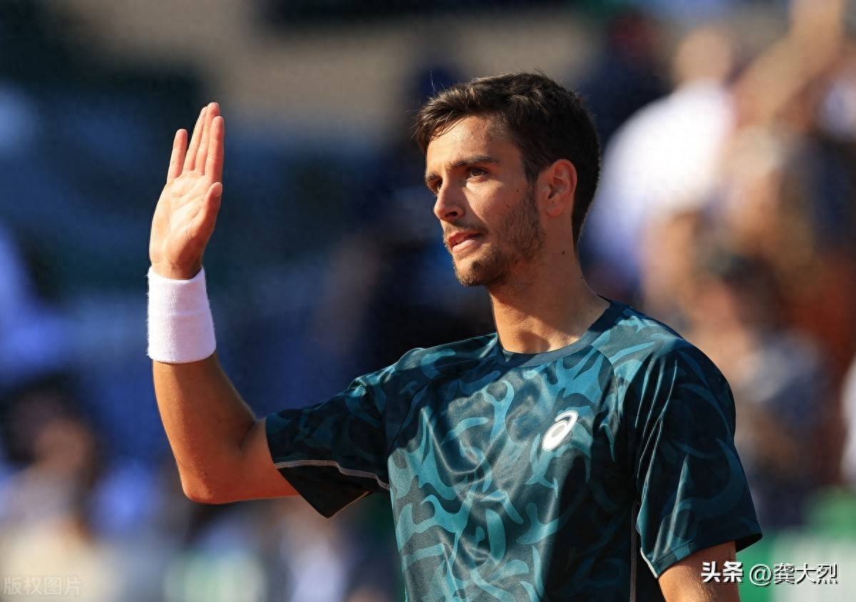 美网鏖战戴维斯杯,西西帕斯关键制胜 美网鏖战戴维斯杯,西西帕斯关键制胜