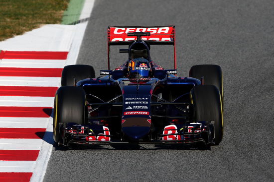 红牛车队碾压阿斯顿马丁，塞恩斯扛起全队