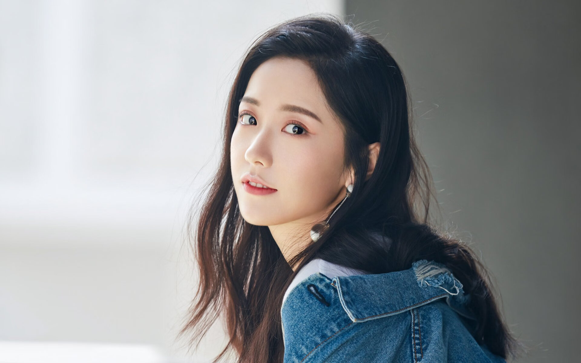 戈贝尔关键时刻定乾坤，掘金团队之力制霸湖人