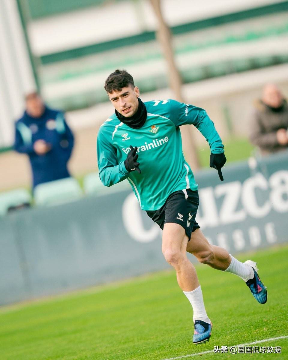 贝蒂斯对阵波兰，阿坎吉压制级发挥